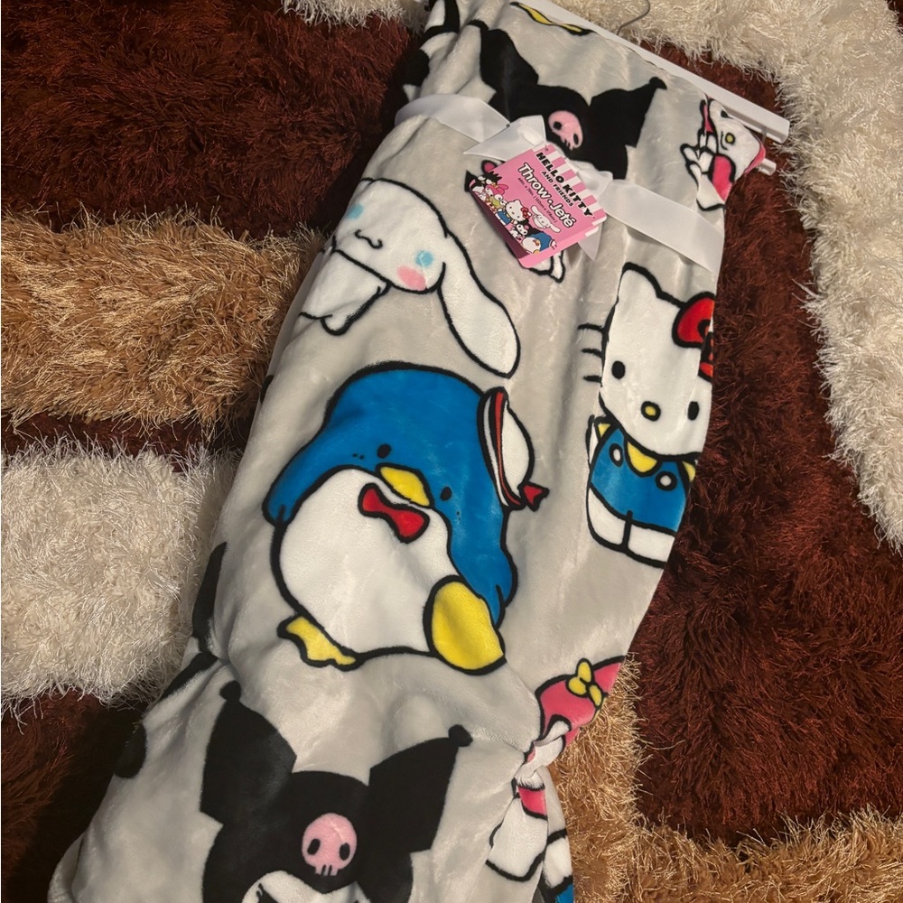 **NEW** Hello Kitty and Friends blanket